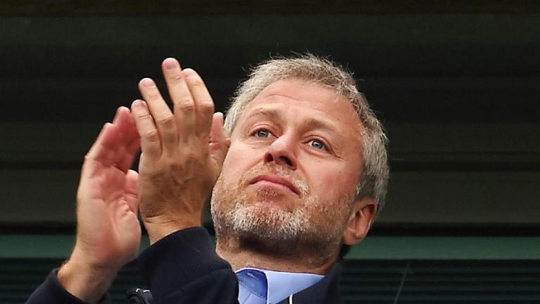 Roman Abramovich, en un duelo de los Blues