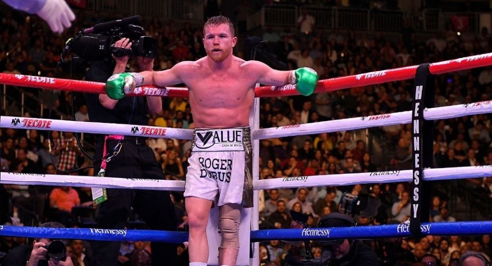 Canelo Álvarez durante una pelea