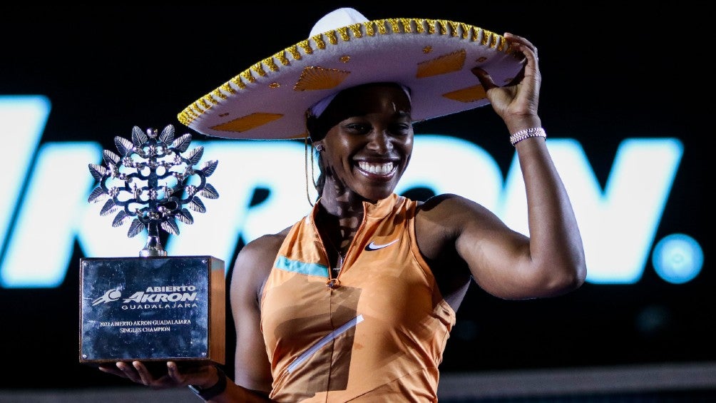 Stephens presume su título en Zapopan