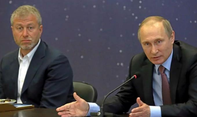 Roman Abramovich y Putin en un debate