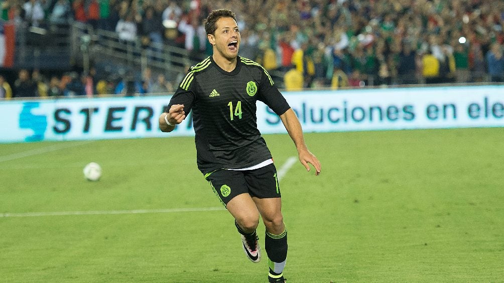 Javier 'Chicharito' Hernández festejando gol con la Selección Mexicana