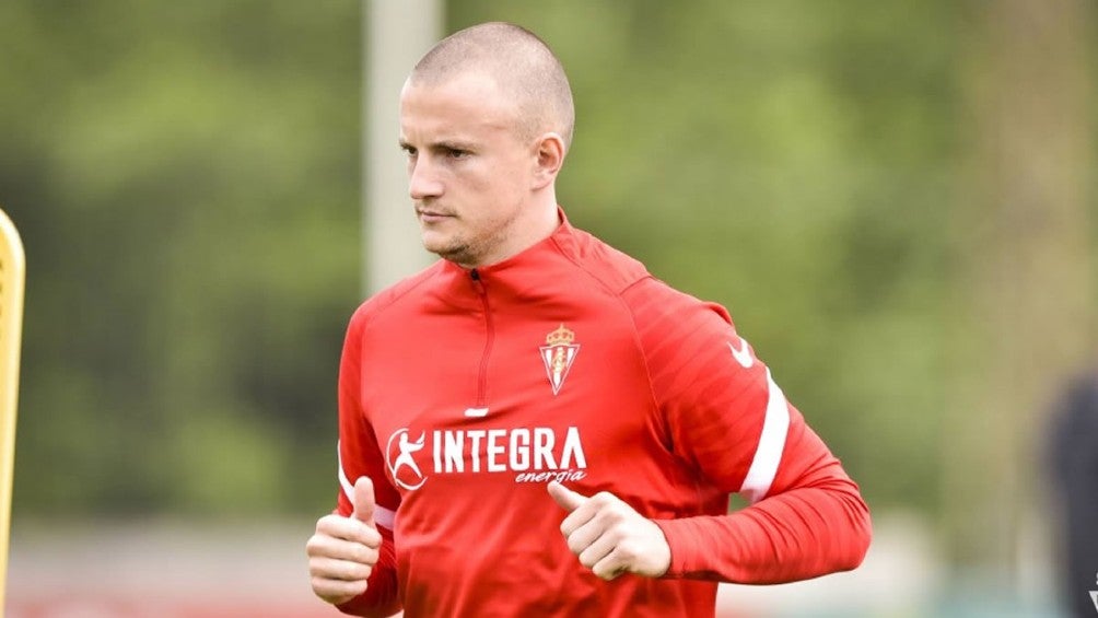 Vasyl Kravets durante un entrenamiento con el Sporting