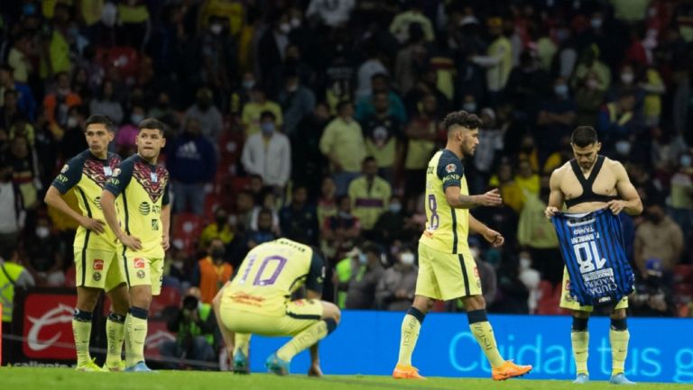 Jugadores del América en lamento tras empate vs Gallos