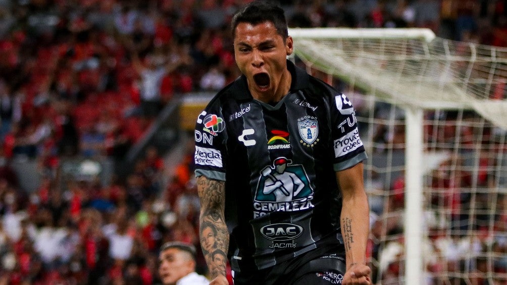 De La Rosa celebra el gol ante Atlas