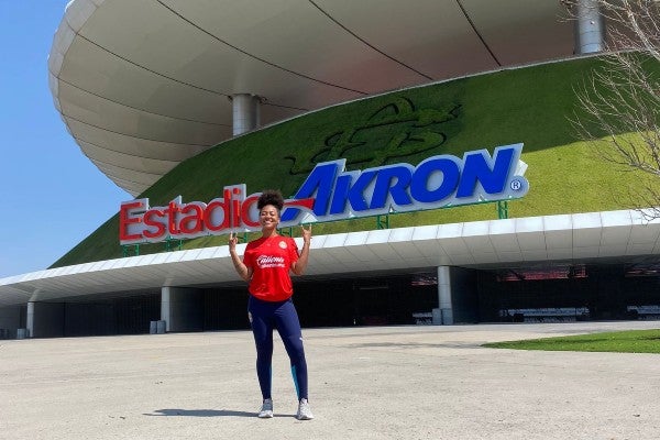 Leslie Ramírez en el Estadio Akron 