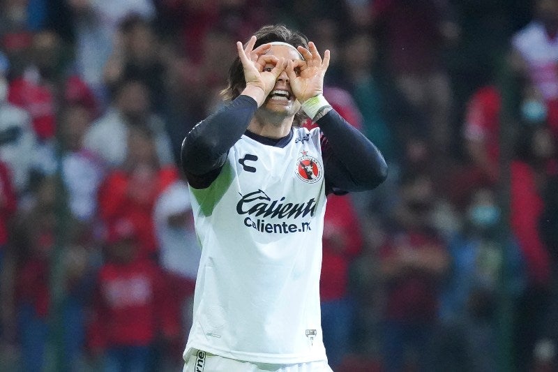 Joaquin Montecinos en festejo con Xolos