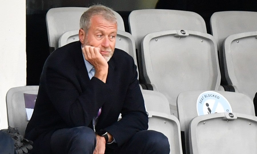 Roman Abramovich durante un juego del Chelsea