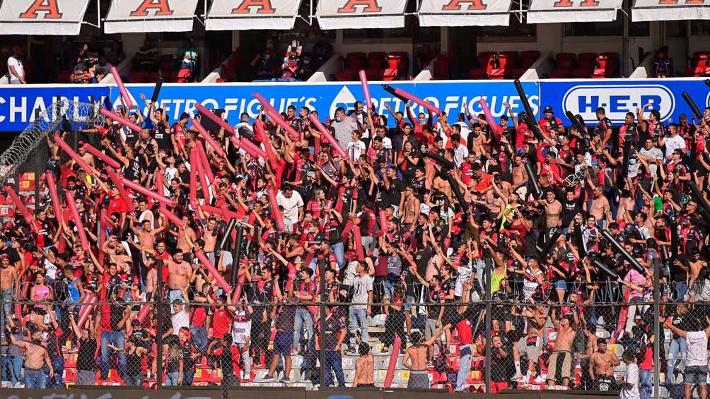 Afición del Atlas en juego contra Querétaro