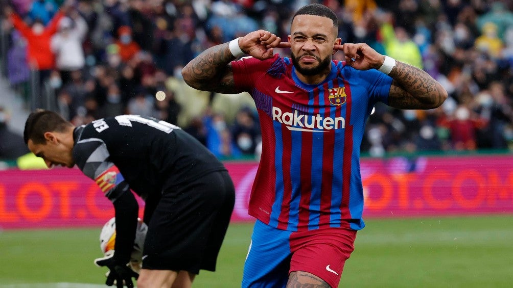 Barcelona: Ferran y Depay rescataron a los blaugranas ante el Elche