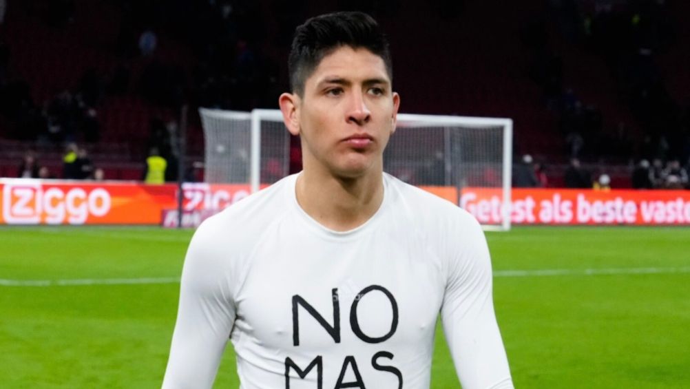 Edson Álvarez mostró una playera con el mensaje 'No más violencia'