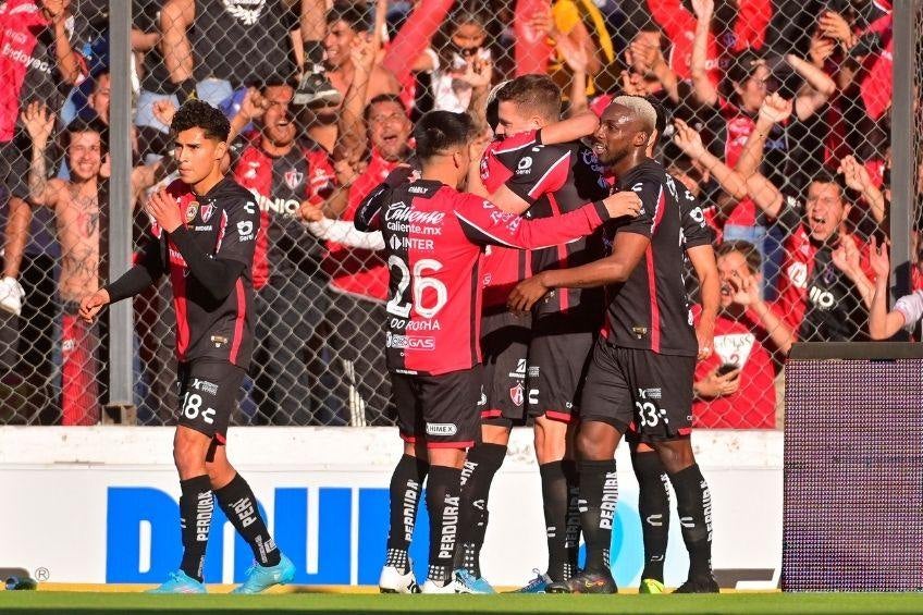 Jugadores del Atlas festejando un gol