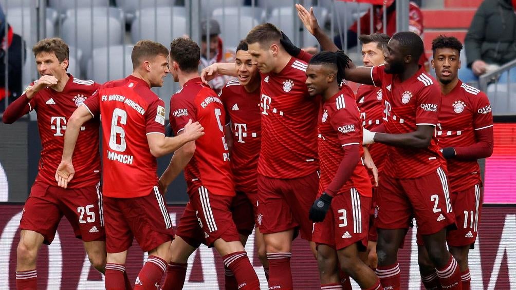 Jugadores del Bayern Munich festejando gol en partido de Bundesliga