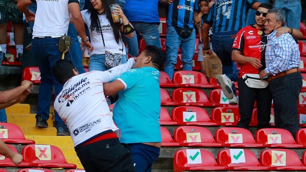 Ricardo junto a su abuelito al momento de la pelea