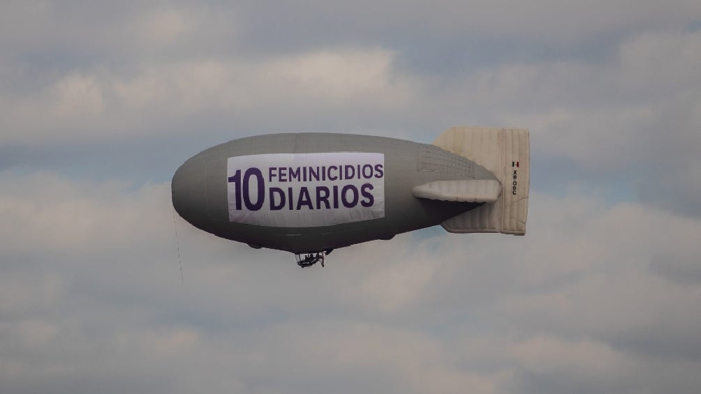 El Zepelín sobrevolando la Ciudad de México