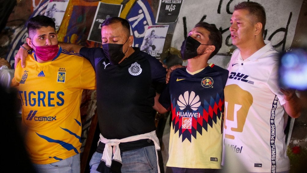 Aficionados del futbol mexicano en el Estadio Jalisco