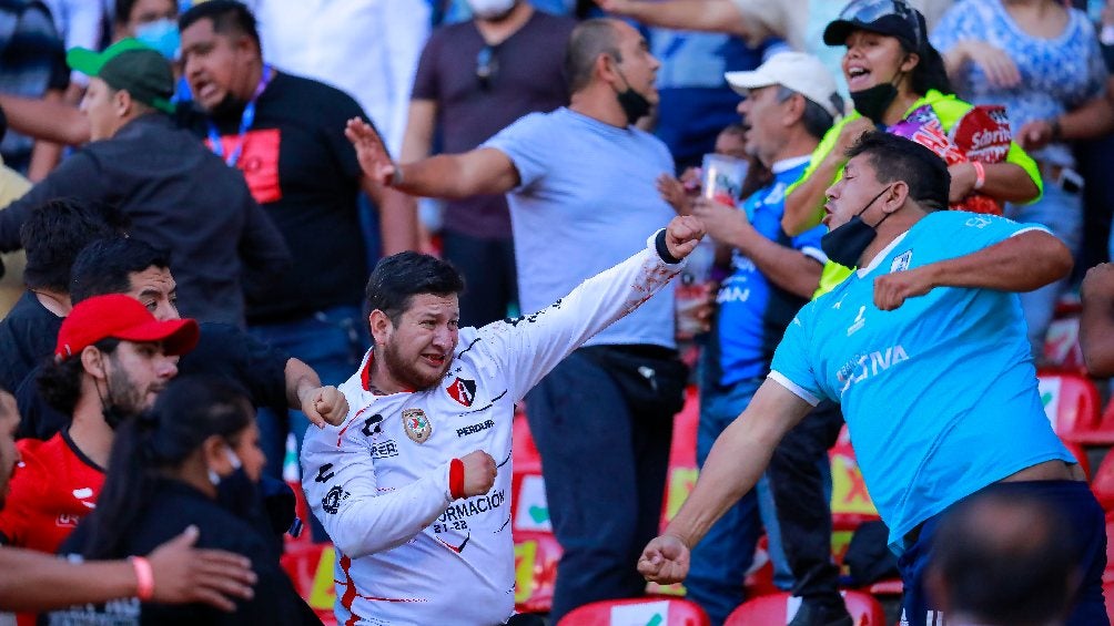 Trifulca en el Estadio Corregidora entre aficionados de Querétaro y Atlas