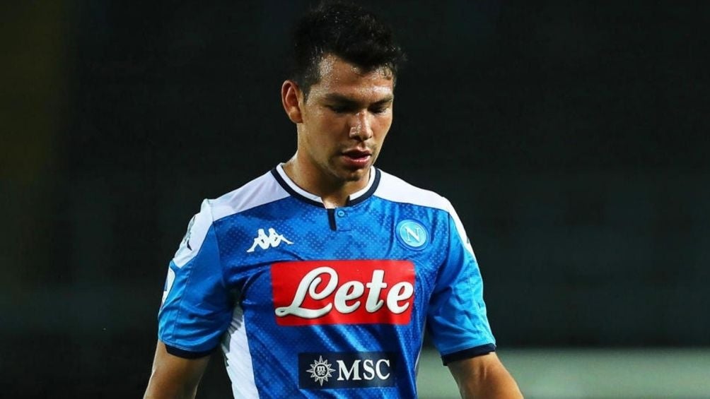 Lozano en un partido con el Napoli 