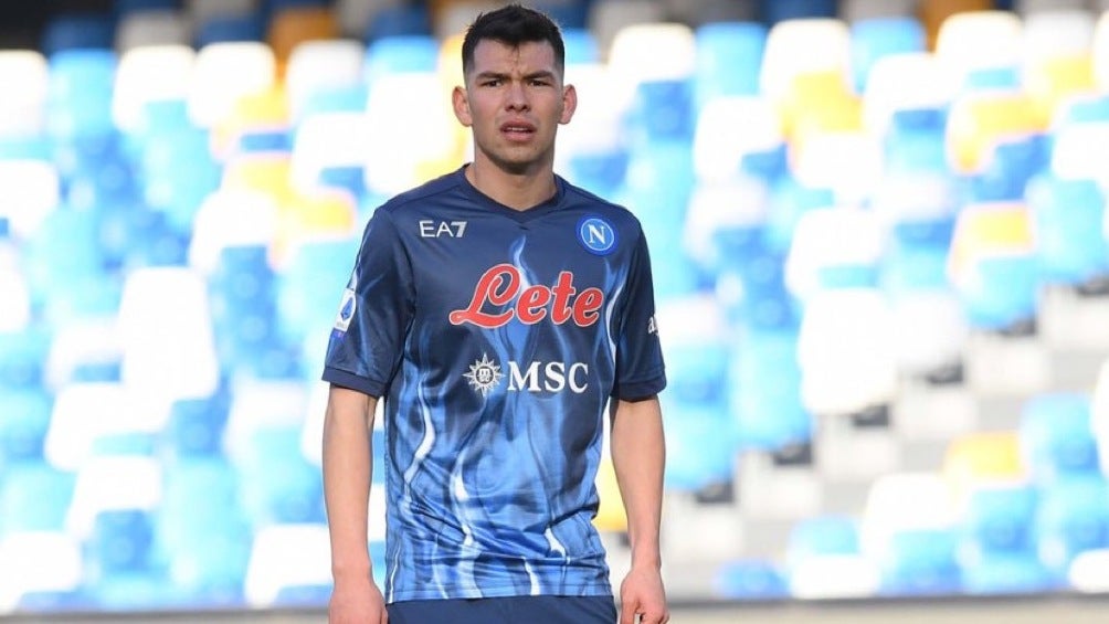 Hirving 'Chucky' Lozano festejando gol con el Napoli en la Serie A