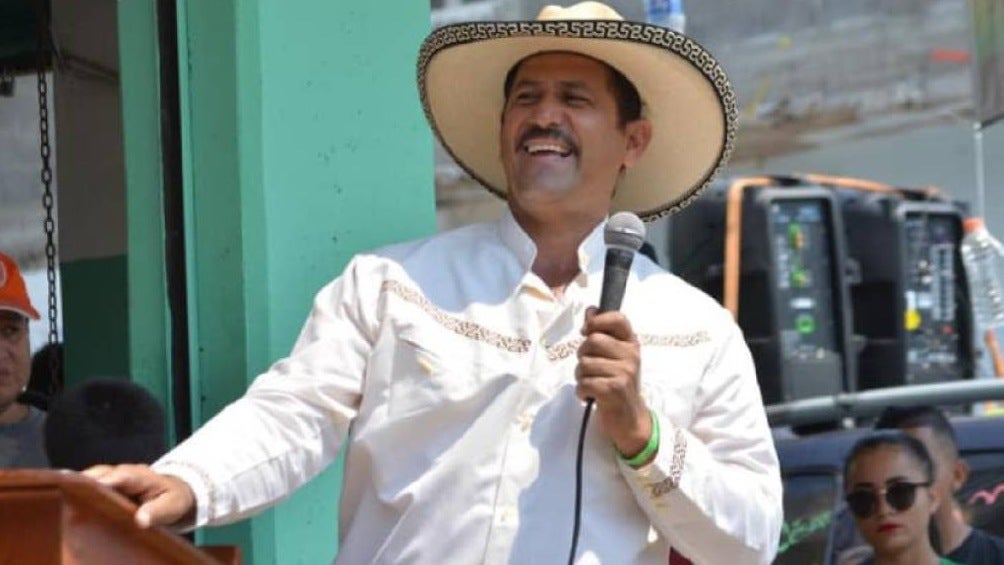 César Arturo Valencia Caballero durante un evento en Aguililla