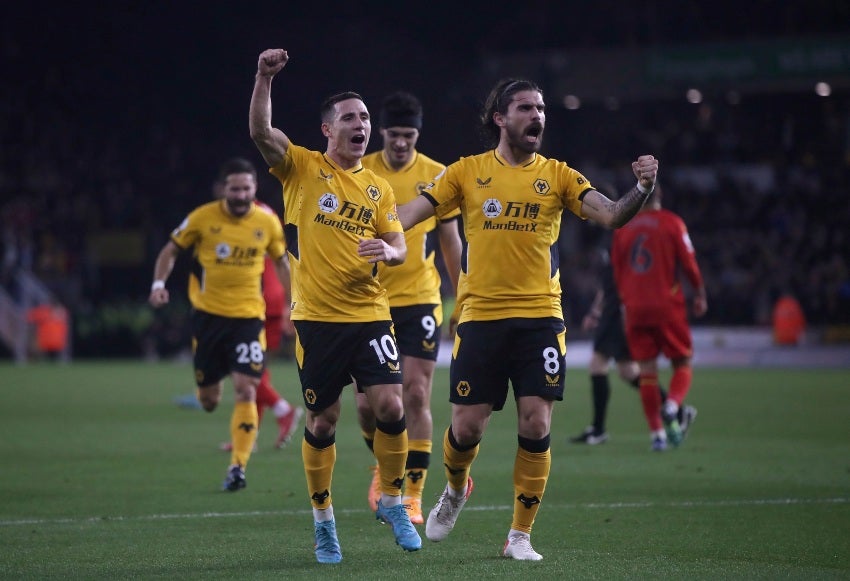 Jugadores del Wolverhampton celebrando un gol a favor