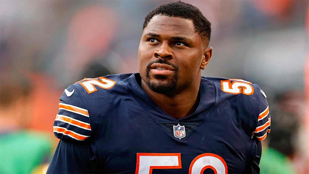 Khalil Mack en un juego con Chicago