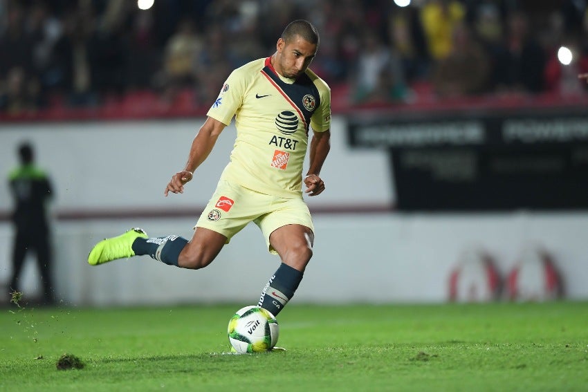 Cecilio Domínguez en un partido del América