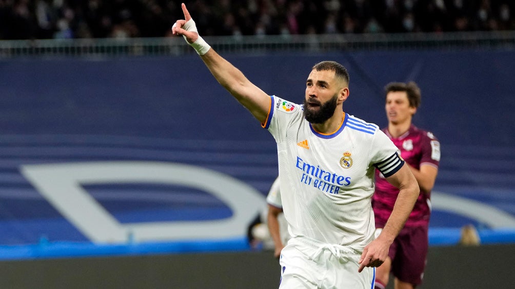 Karim Benzema festeja un gol con el Real Madrid 