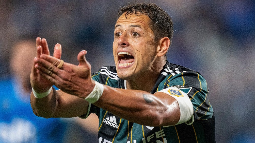 Chicharito en un juego con Galaxy 