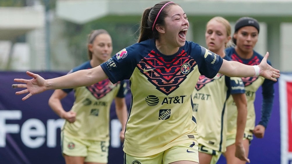 Katty Martínez celebra anotación con América