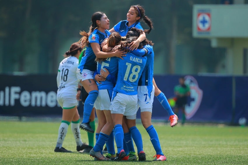 Michelle Montero celebrando el gol del empate 