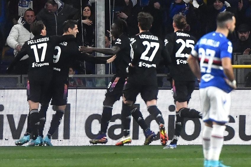 Jugadores de Juventus festejando un gol