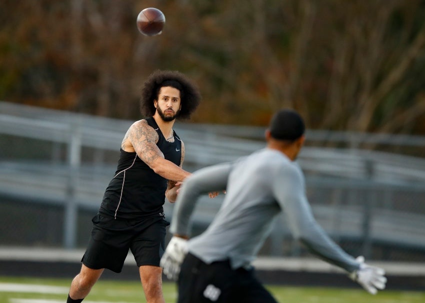 Colin Kaepernick entrenando