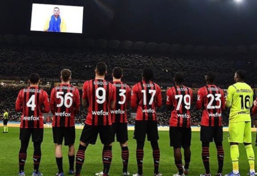 Mensaje de Shevchenko en pantallas de San Siro