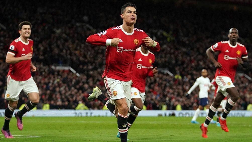 Cristiano Ronaldo festejando gol con el Manchester United