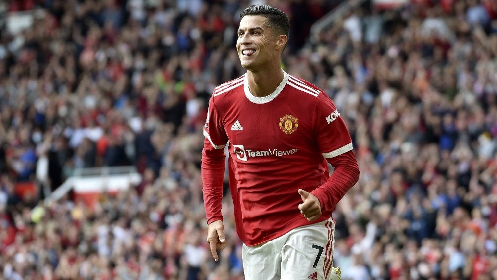 Cristiano Ronaldo festejando gol con el Manchester United