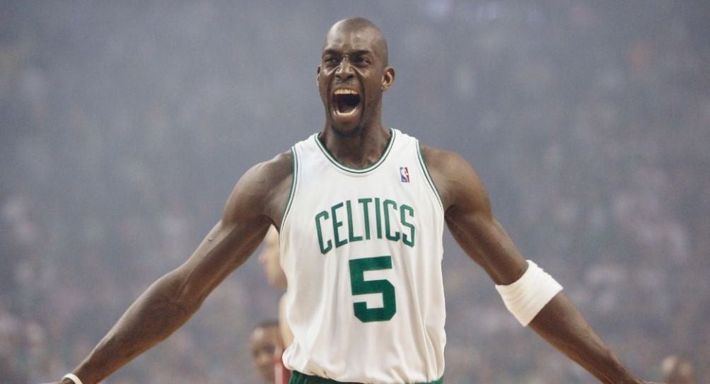 Kevin Garnett jugando con los Celtics