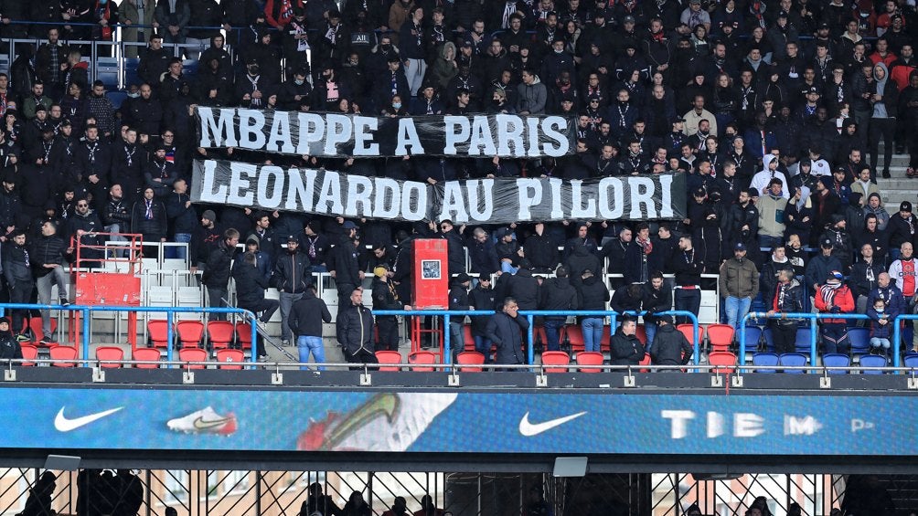 Aficionados molestos en partido del PSG