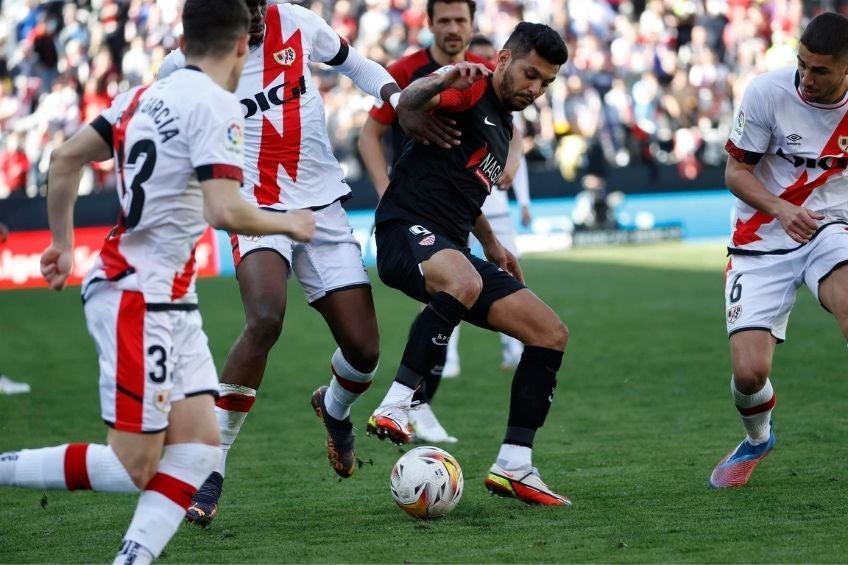 Tecatito Corona durante un partido del Sevilla