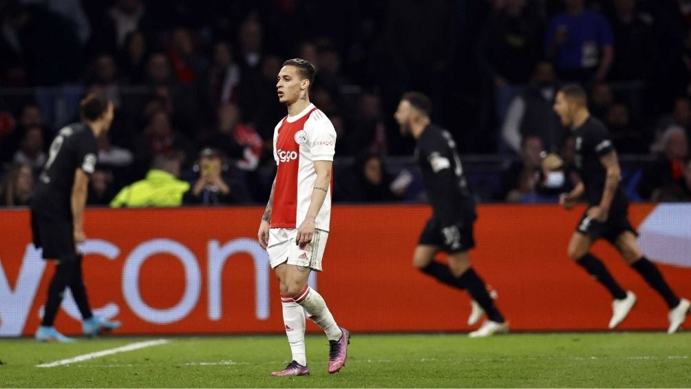 El Ajax, eliminado en su cada