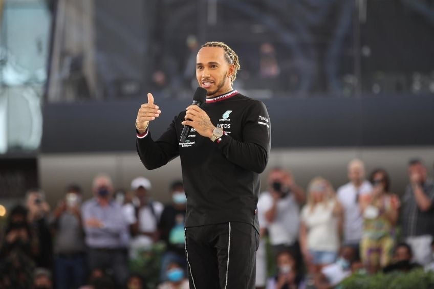 Hamilton durante un evento en Dubai