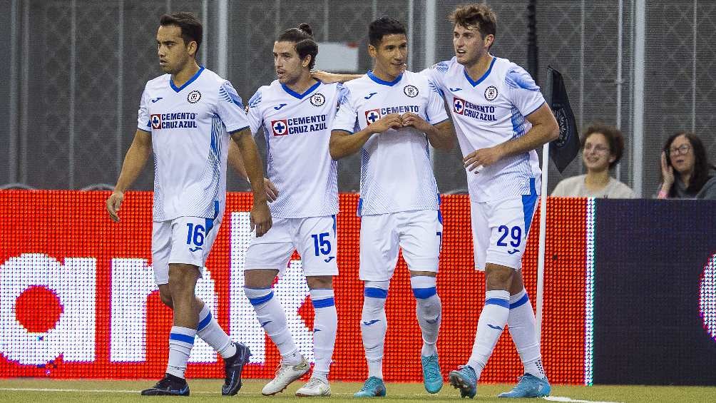 Jugadores de Cruz Azul festejando gol de Uriel Antuna ante Montréal FC