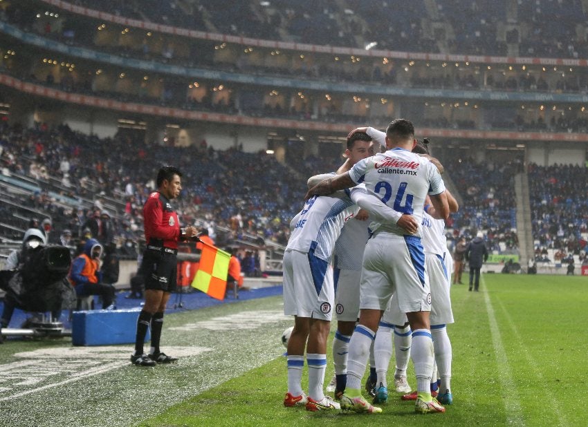 Cruz Azul celebrando un gol contra Monterrey