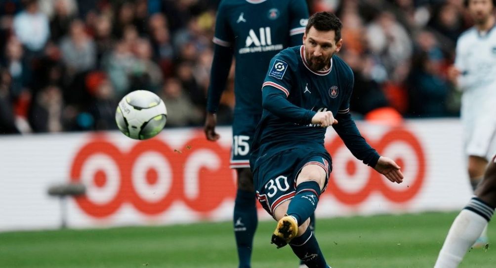 Lionel Messi en un partido con el PSG