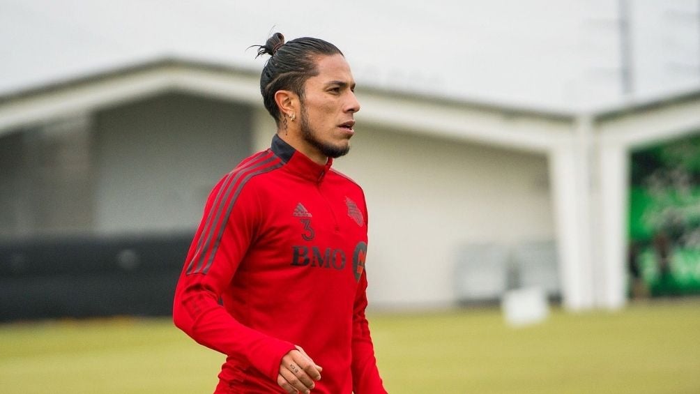 Salcedo en un entrenamiento con Toronto