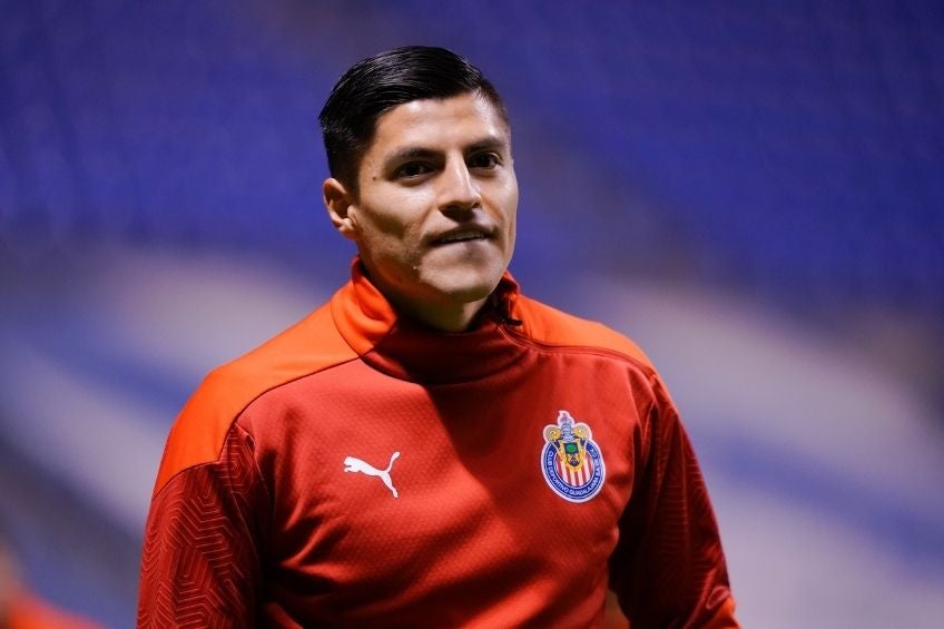 Ronaldo Cisneros previo a un partido de Chivas