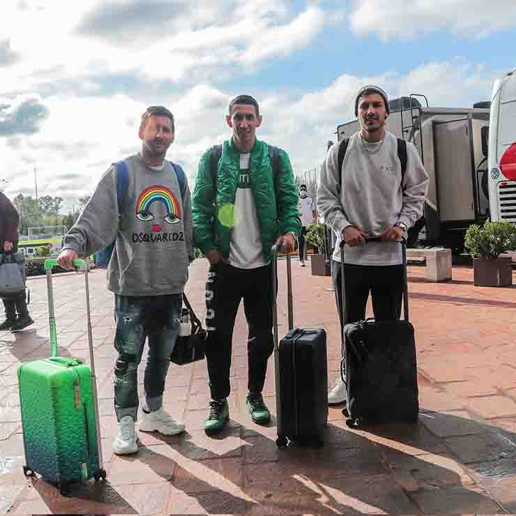 Messi, Di Marìa y Paredes llegando a Argentina para la concentración 