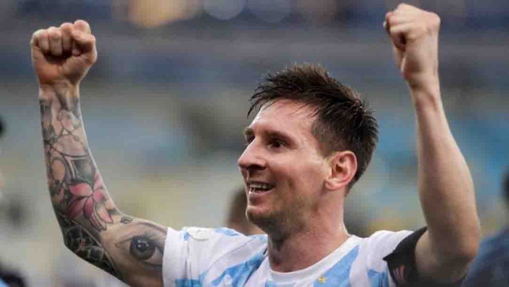 Messi festajando una victoria con Argentina 