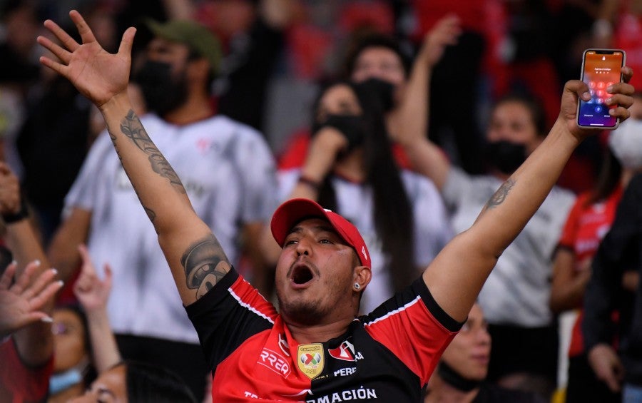 Aficionado del Atlas en grito de gol