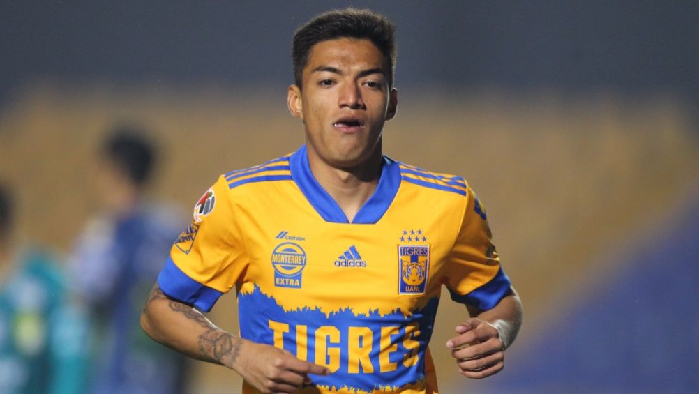 Raymundo Fulgencio en un partido de Tigres