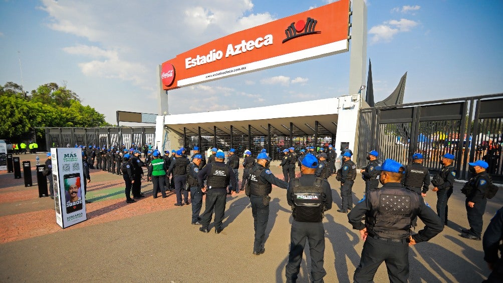 Entrada al Estadio Azteca 